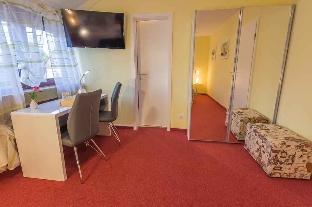 Hotel Rosengarten Schwaebisch Gmuend Ngoại thất bức ảnh
