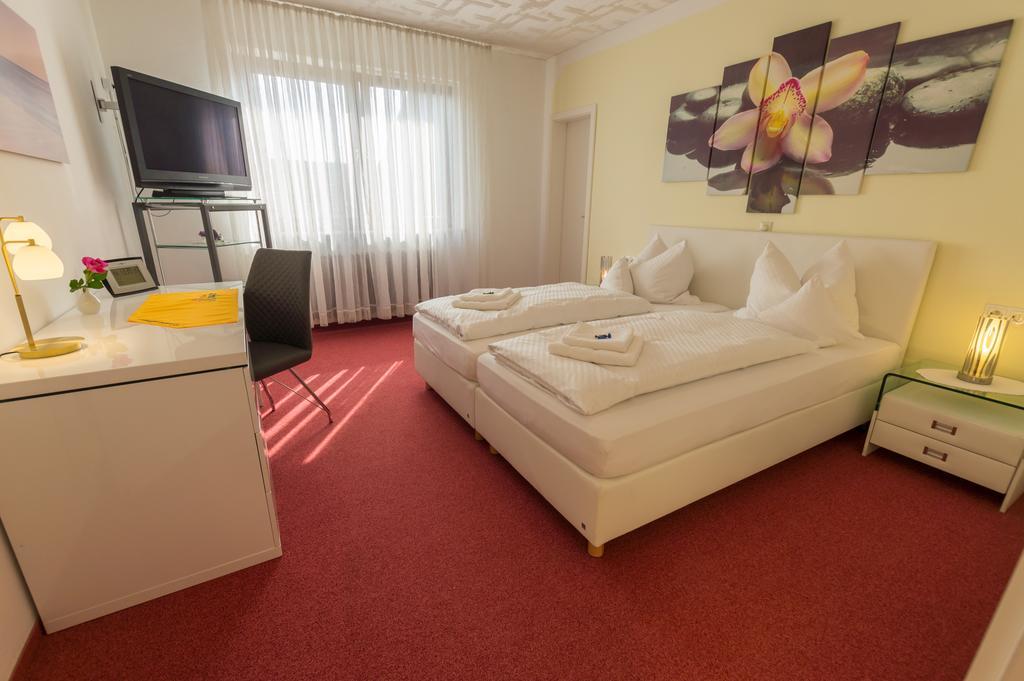 Hotel Rosengarten Schwaebisch Gmuend Ngoại thất bức ảnh
