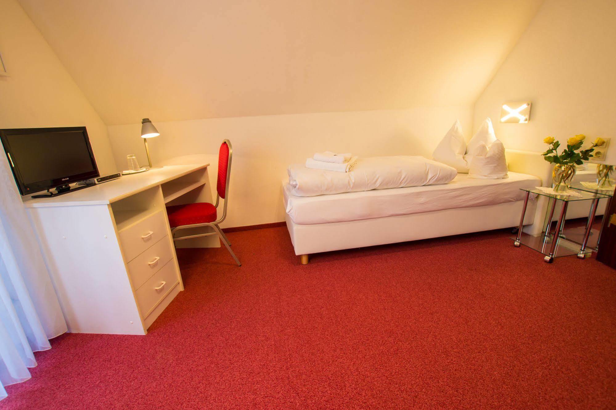 Hotel Rosengarten Schwaebisch Gmuend Ngoại thất bức ảnh