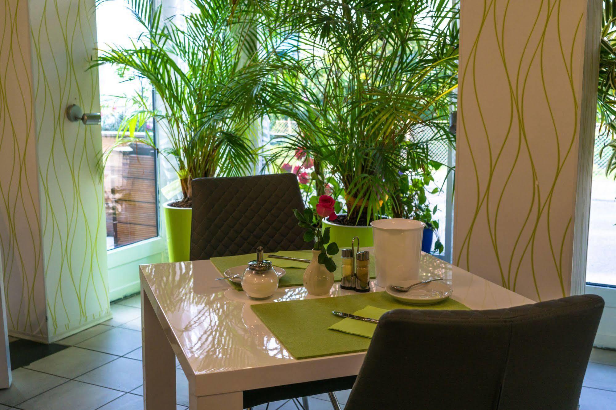 Hotel Rosengarten Schwaebisch Gmuend Ngoại thất bức ảnh