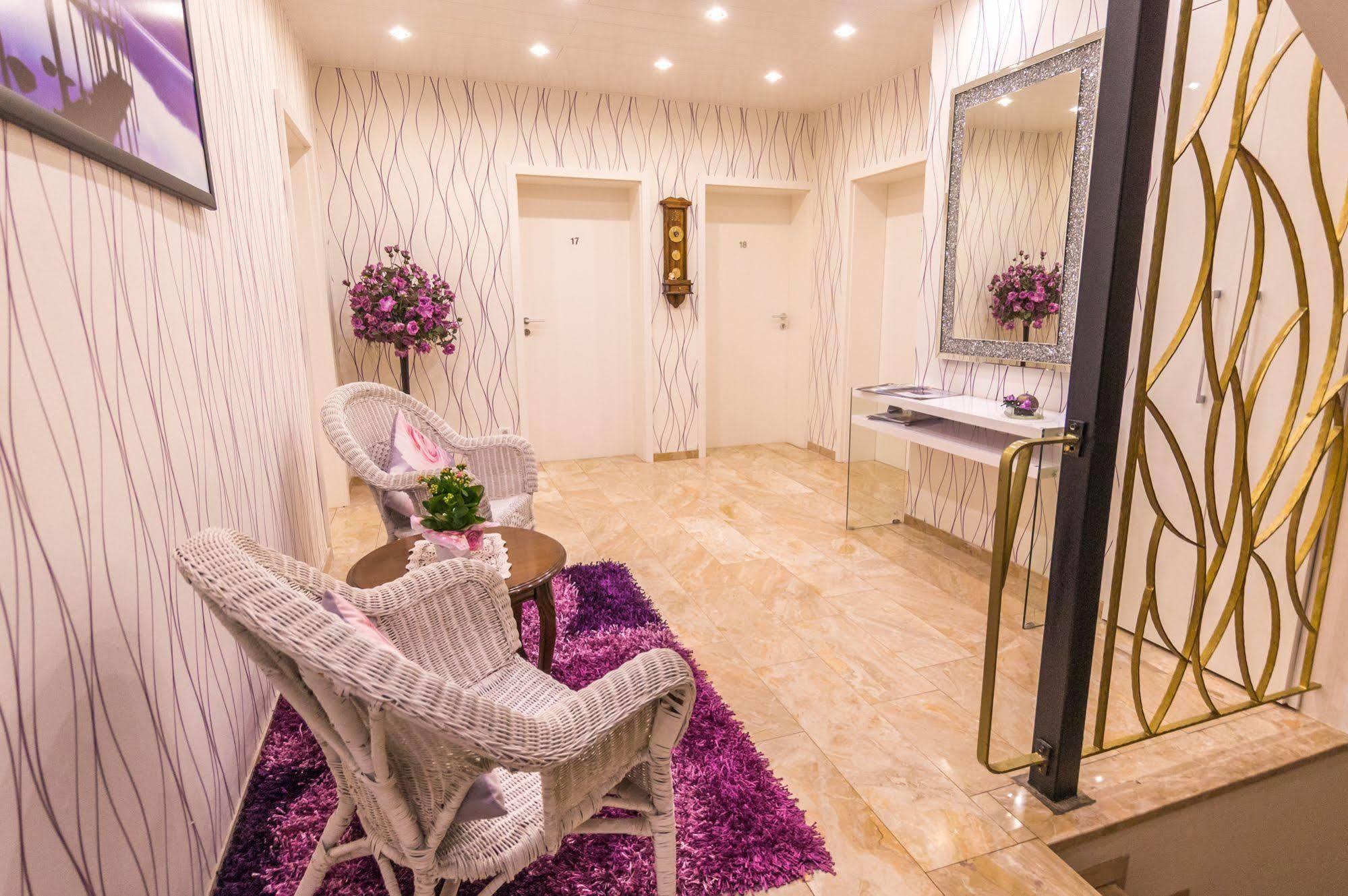 Hotel Rosengarten Schwaebisch Gmuend Ngoại thất bức ảnh