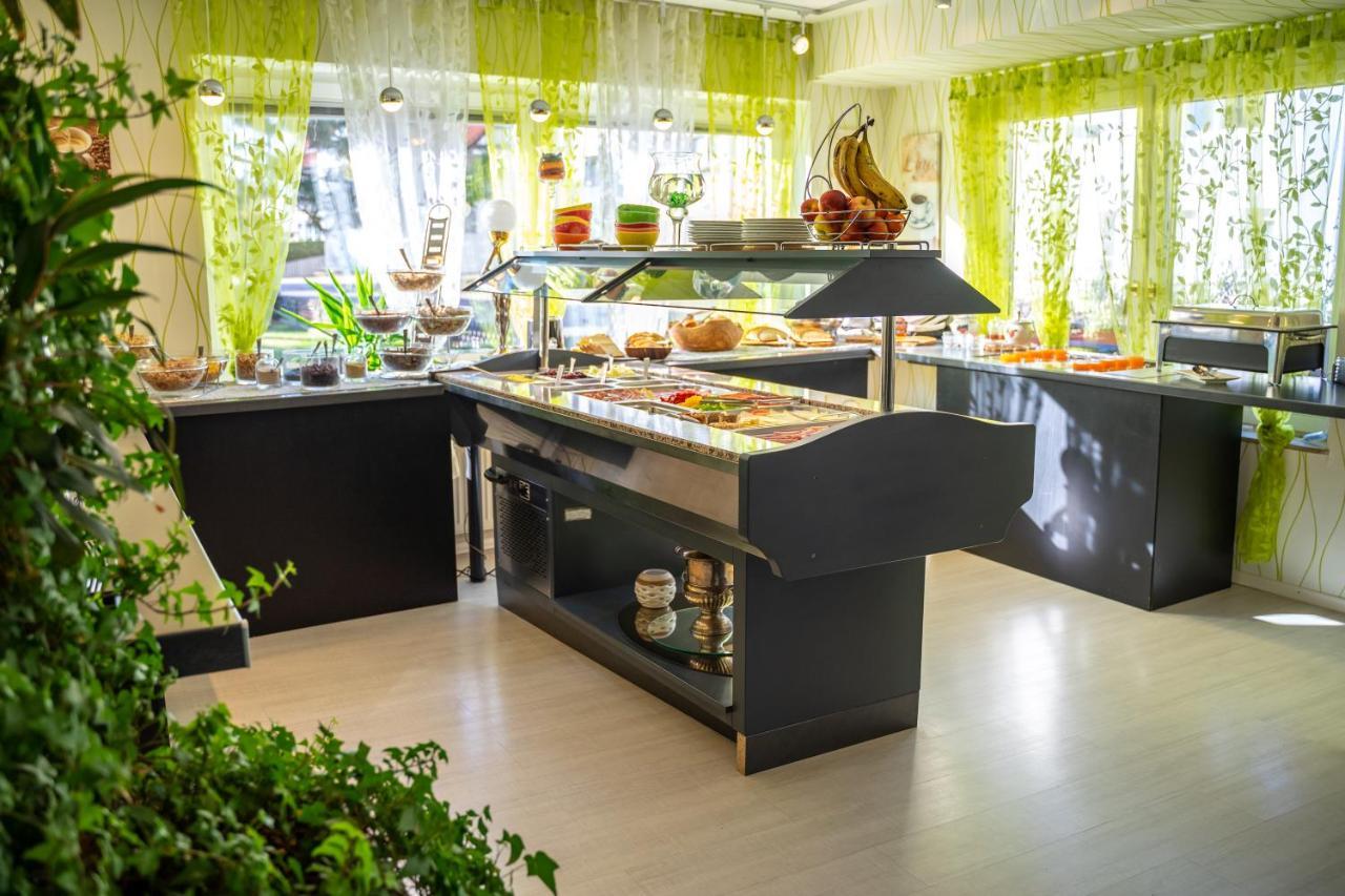 Hotel Rosengarten Schwaebisch Gmuend Ngoại thất bức ảnh
